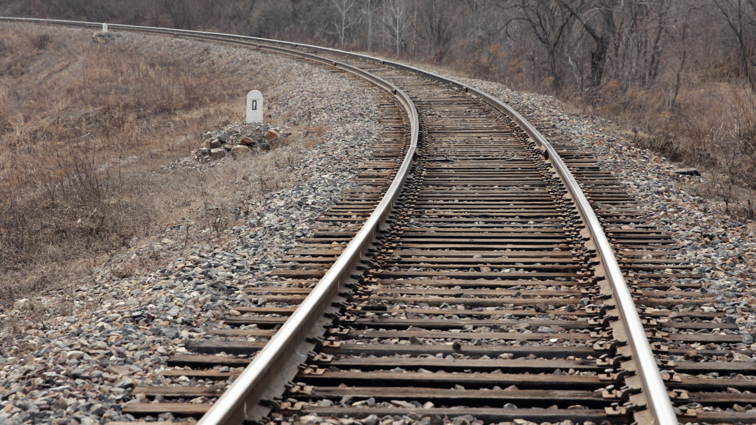 4 Unique Benefits of Railway Track Material: Stone Ballast